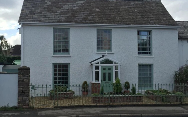Deri-Down Guest House