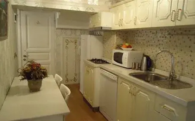 Romantic Mansion