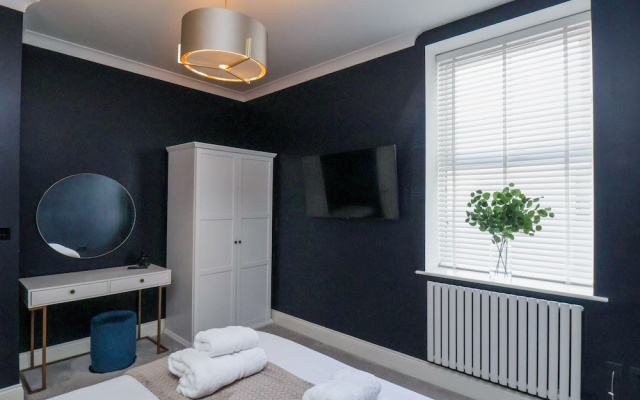 The Salisbury Apartment 303