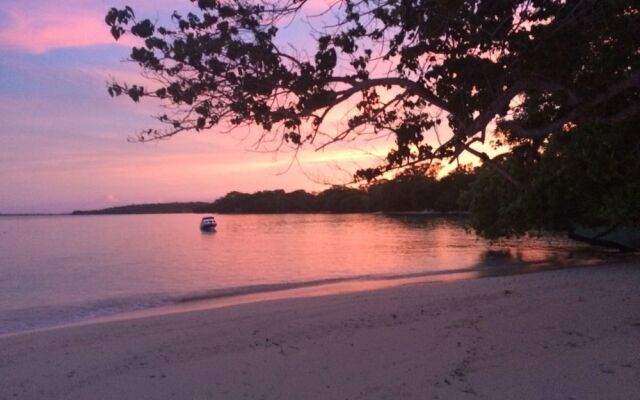 Sunrise Beach Cabanas Eco-Resort