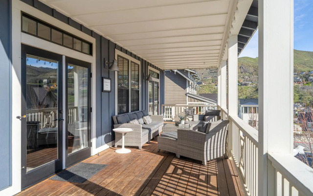 Lake & Vine Villa #15