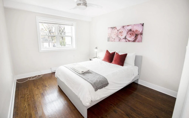 2-bedroom Suite on Corydon Ave Parking Included