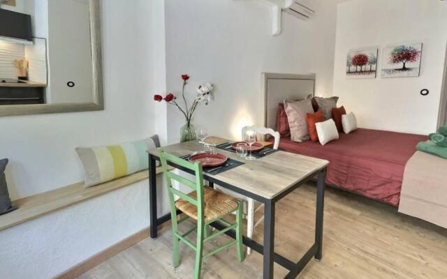 Studio tout confort, terrasse, calme Moustiers #7