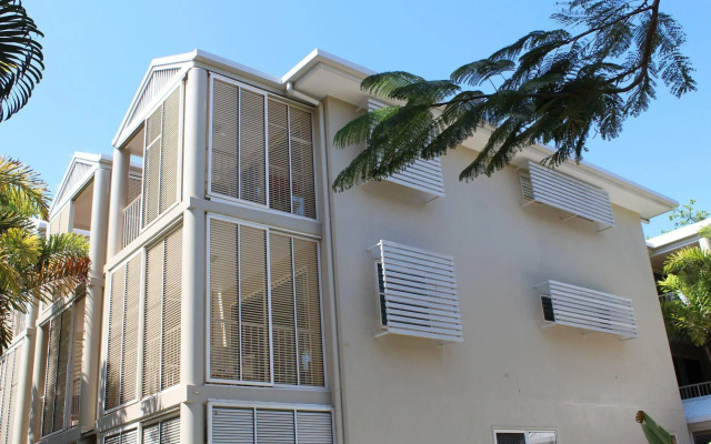 Port Douglas Apartments - Adults Only Oasis