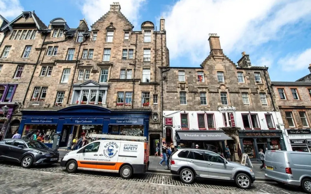 Ultimate Location! Royal Mile 1-bed