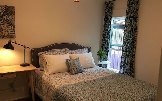 Beautiful 4BR Downtown House, Sleeps 10