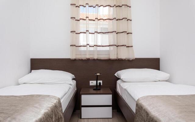 Apartments Crnekovic Tomislava