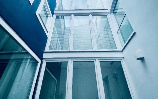 Partenope Hostel and Suites