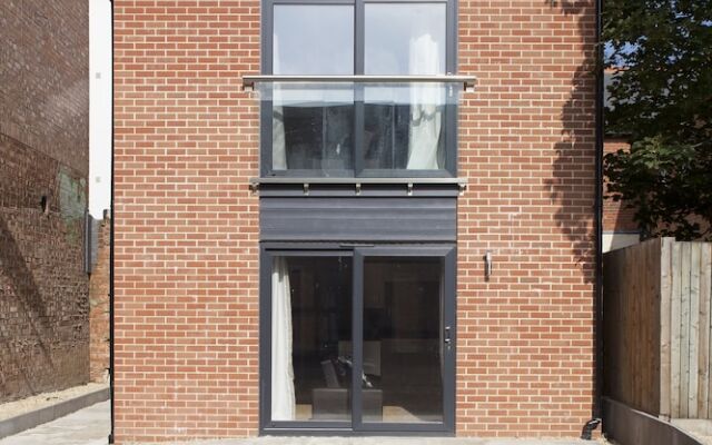Saracens Courtyard Apartments