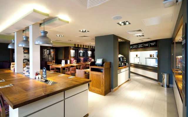 Premier Inn Edinburgh - Princes Street