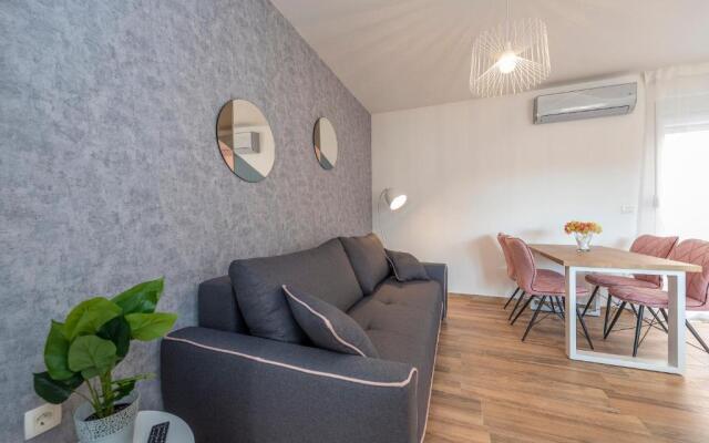 Luxury Apartments - La Vir 5& 6