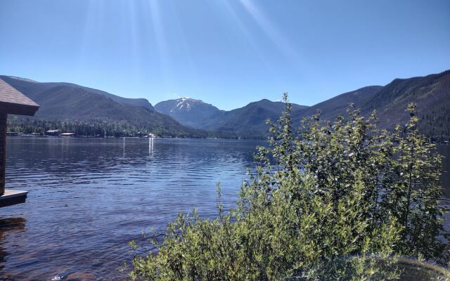 Western Riviera Lakeside Lodging