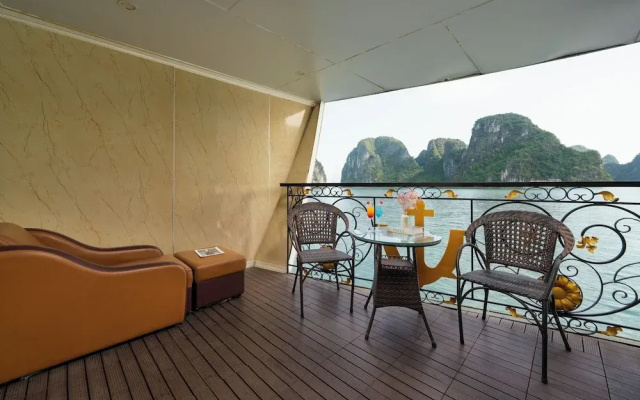 Halong Aquarmarine Royal Cruise
