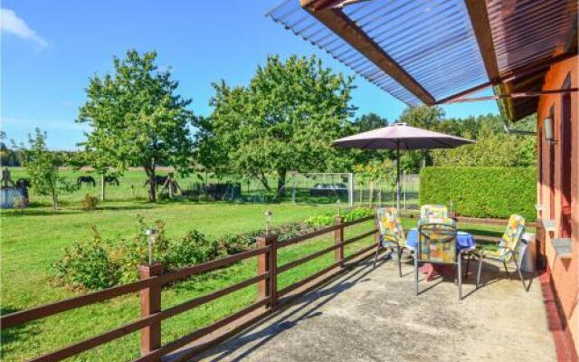 Holiday home E.-Thälmann-Str. H