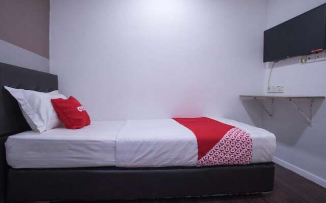 Hotel O Taj (seksyen 13)