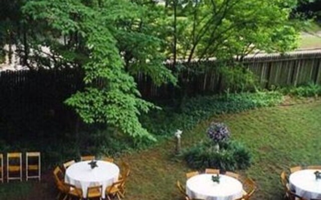 The Claremont House Bed & Breakfast