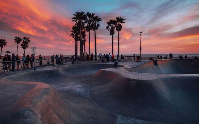 The Kinney - Venice Beach