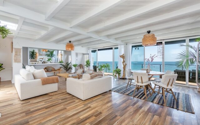 Casa del Mar by Oraklus