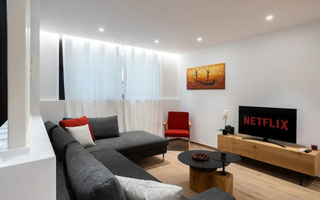 Exclusive 3-bedroom Haven in Kolonaki Center