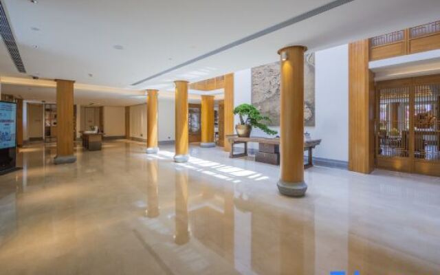 Xiangyuan Yungu Holiday Hotel