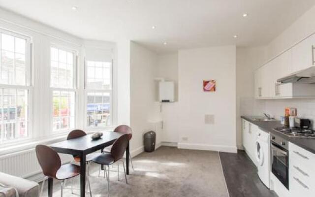 Kennington Apartment A/Apartment