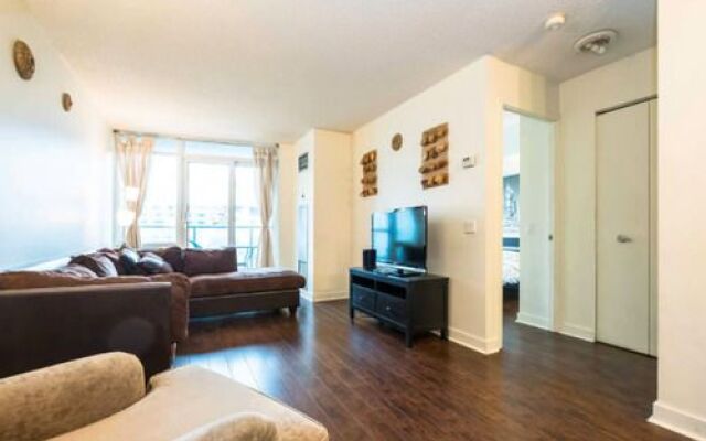 Vibrant Urban Condo 2Bed 2Bath