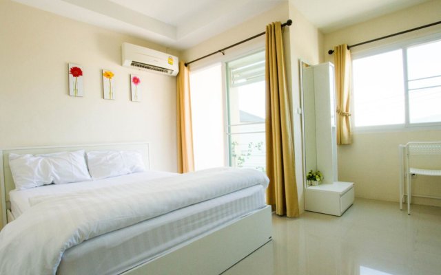 Lotus Suite Hua Hin