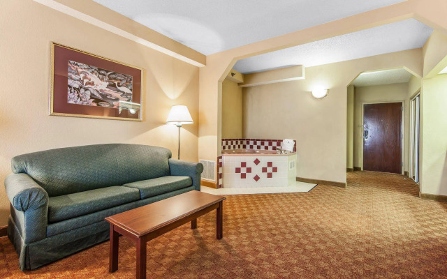 Comfort Suites Knoxville Airport