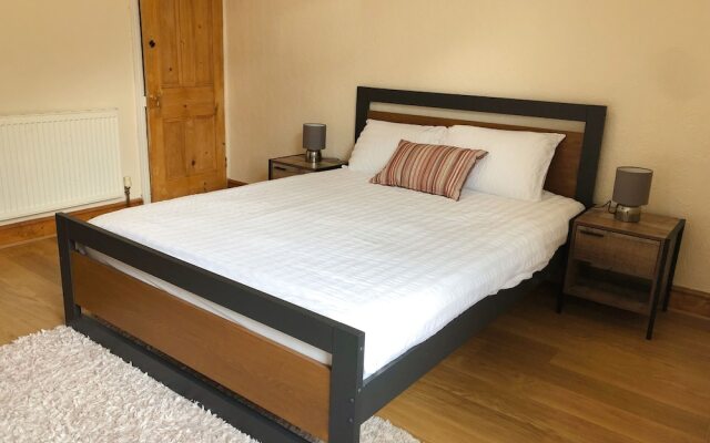 Lovely 3 beds house 6 guests King beds