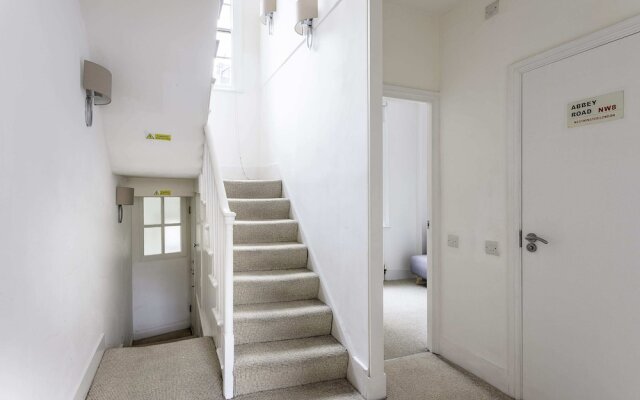 Bright Marylebone Apartment