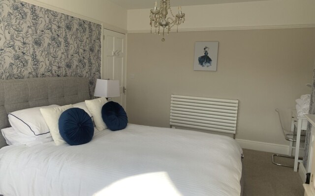 Mevagissey Holiday Home - sea View and Parking