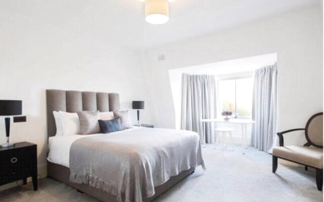 Mayfair Oxford Street Apartment