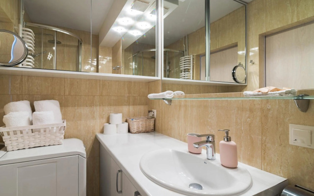 Royal Garden Apartment