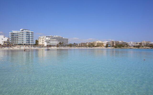 Universal Hotel Perla