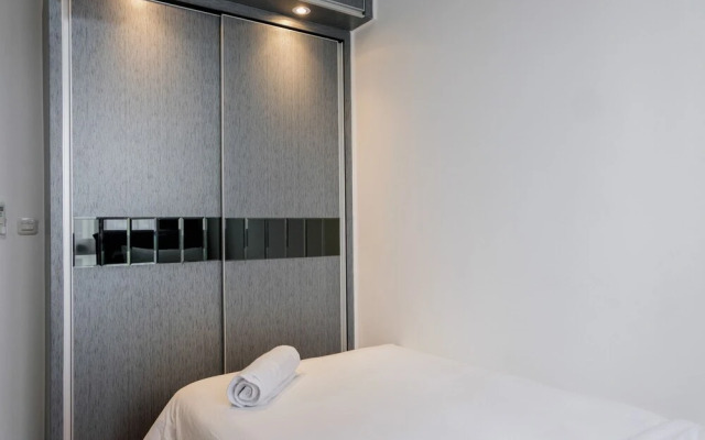 Modern Stylish And Spacious 2br M-Town Signature Apartment