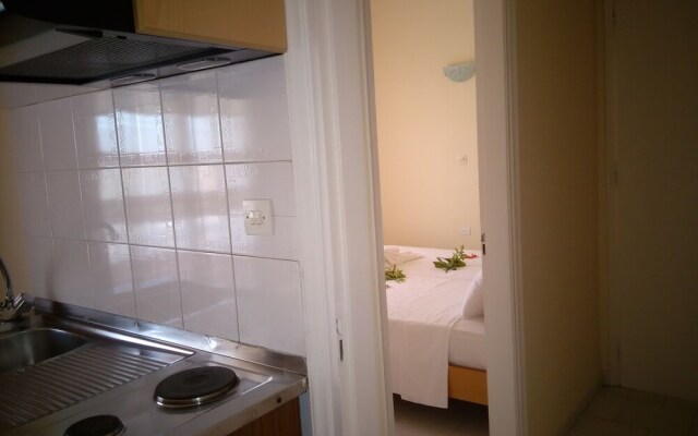 Aragorn Studios & Apartments