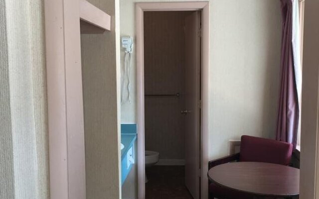 Kingston Inn & Suites