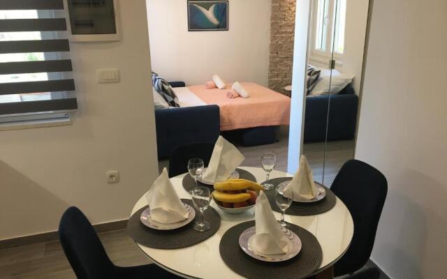 Paradise Stone Apartments