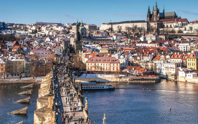 Trendy Local Apartment