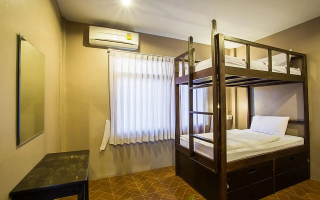 Pak-Up Hostel