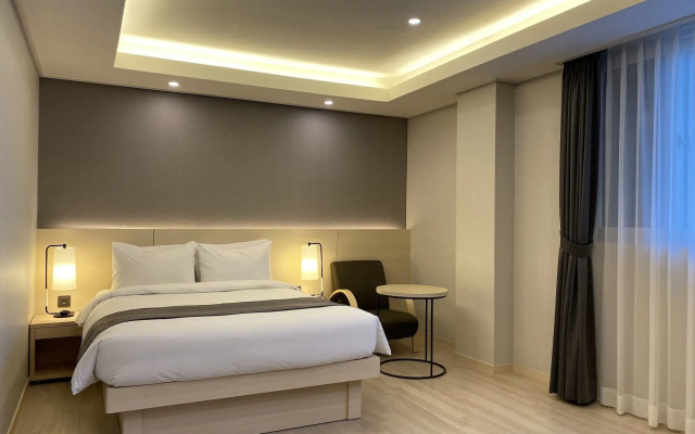 New Donghae Hotel