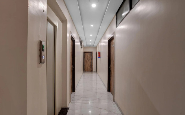 Super OYO Townhouse 931 Hotel Benchmark Vijay Nagar