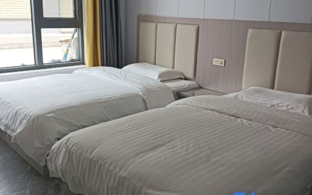 Yunzhihai Hotel (Huashan Visitor Center Branch)