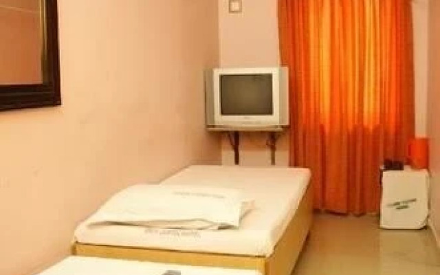 Triveni Tourist Home