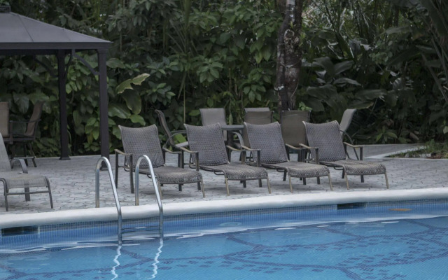 Aninga Lodge