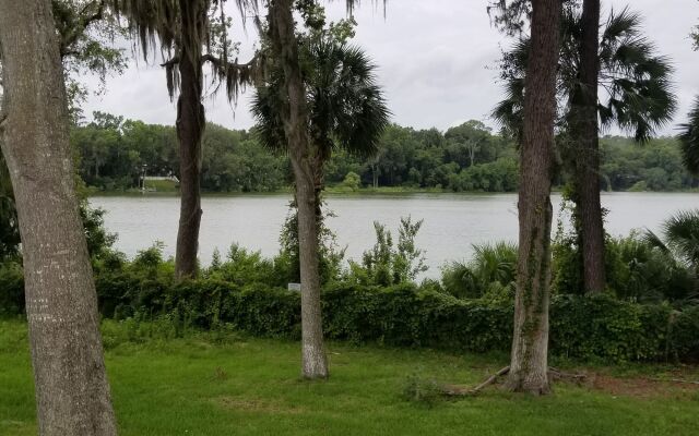 Stayable Select Gainesville