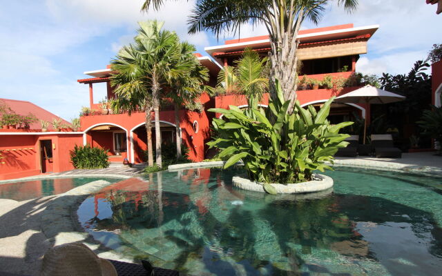 PinkCoco Uluwatu - Constant Surprises & for Cool Adults Only