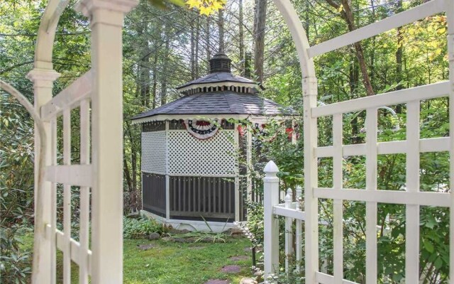 A Precious Place - Two Bedroom Cabin