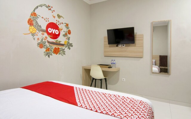 Stay At H by OYO Rooms