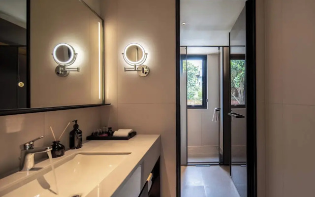 Mucheng Xichi Snow Mountain Art Resort